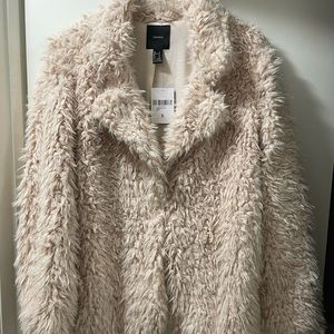 BNWT, shaggy coat, teddy jacket size Small from Forever 21 - Cream